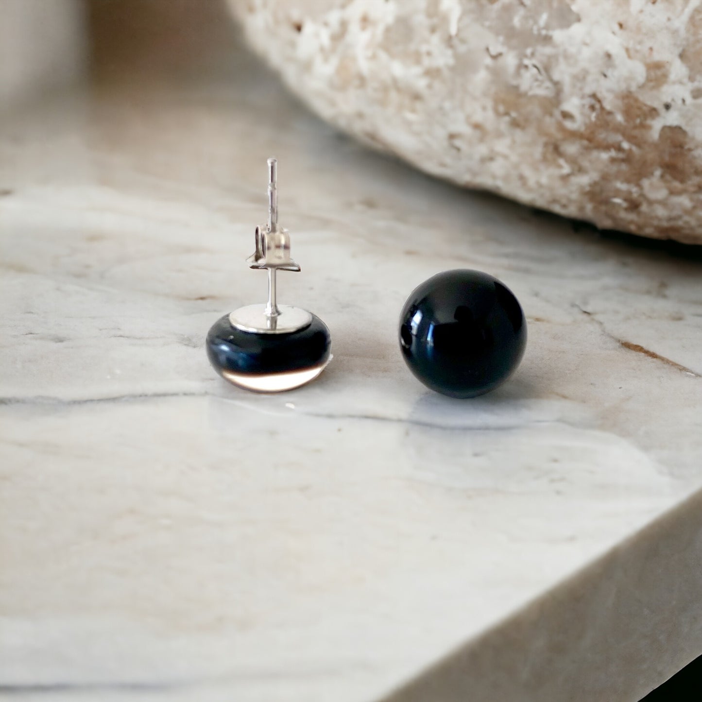 Boucles d'oreilles en verre noire